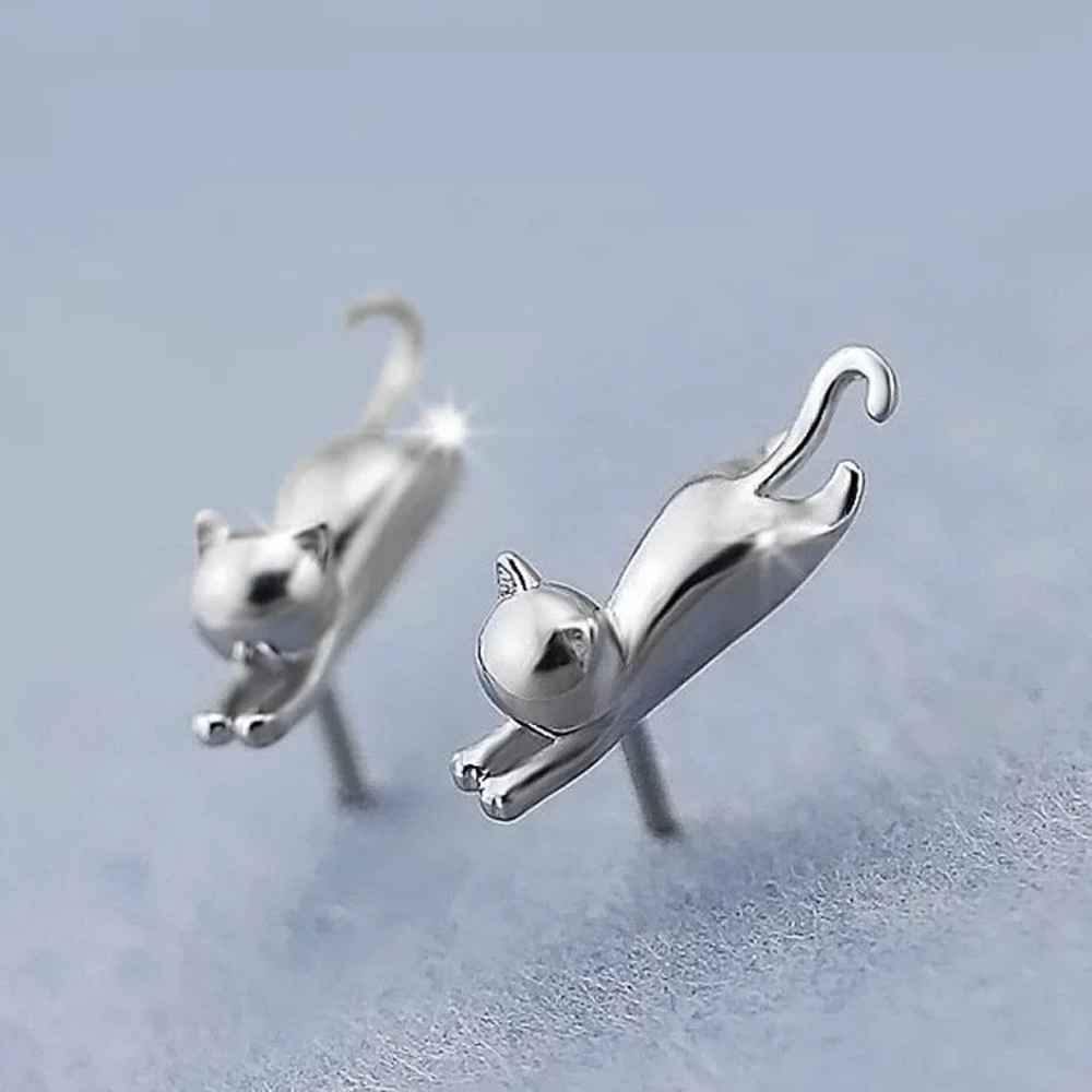 🌟 Cute Cat Stud Sterling Silver Earrings